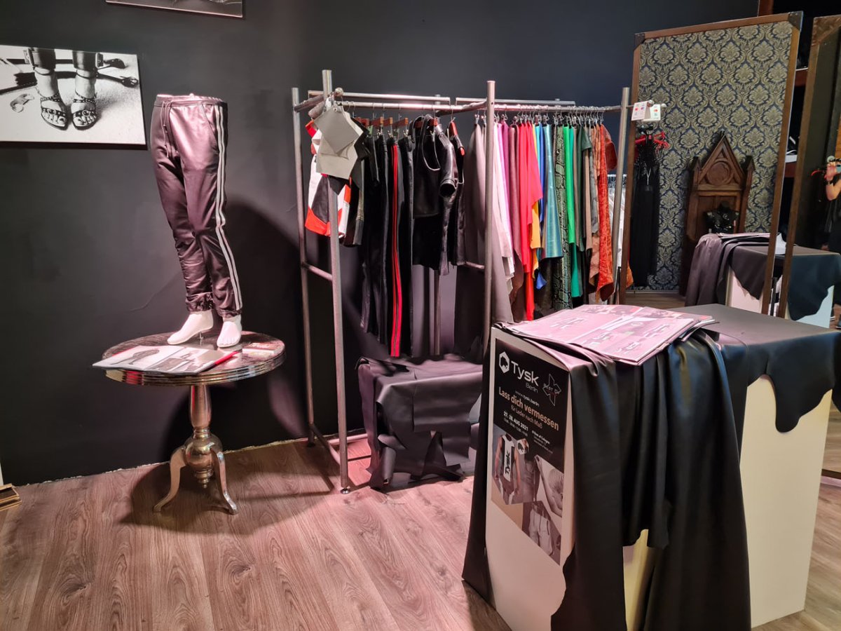 Tysk Lederma&szlig;tage bei Best of Fetish in K&ouml;ln